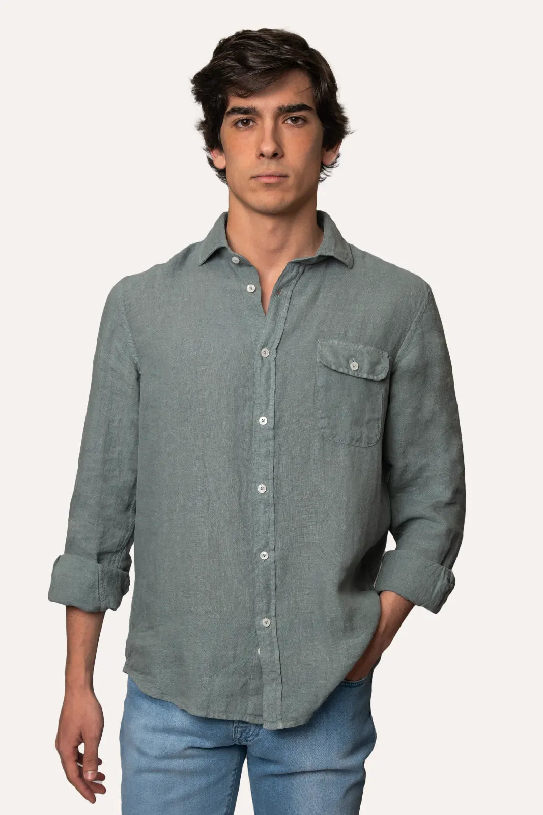 CAMISA CON BOLSILLO DE LINO VERDE