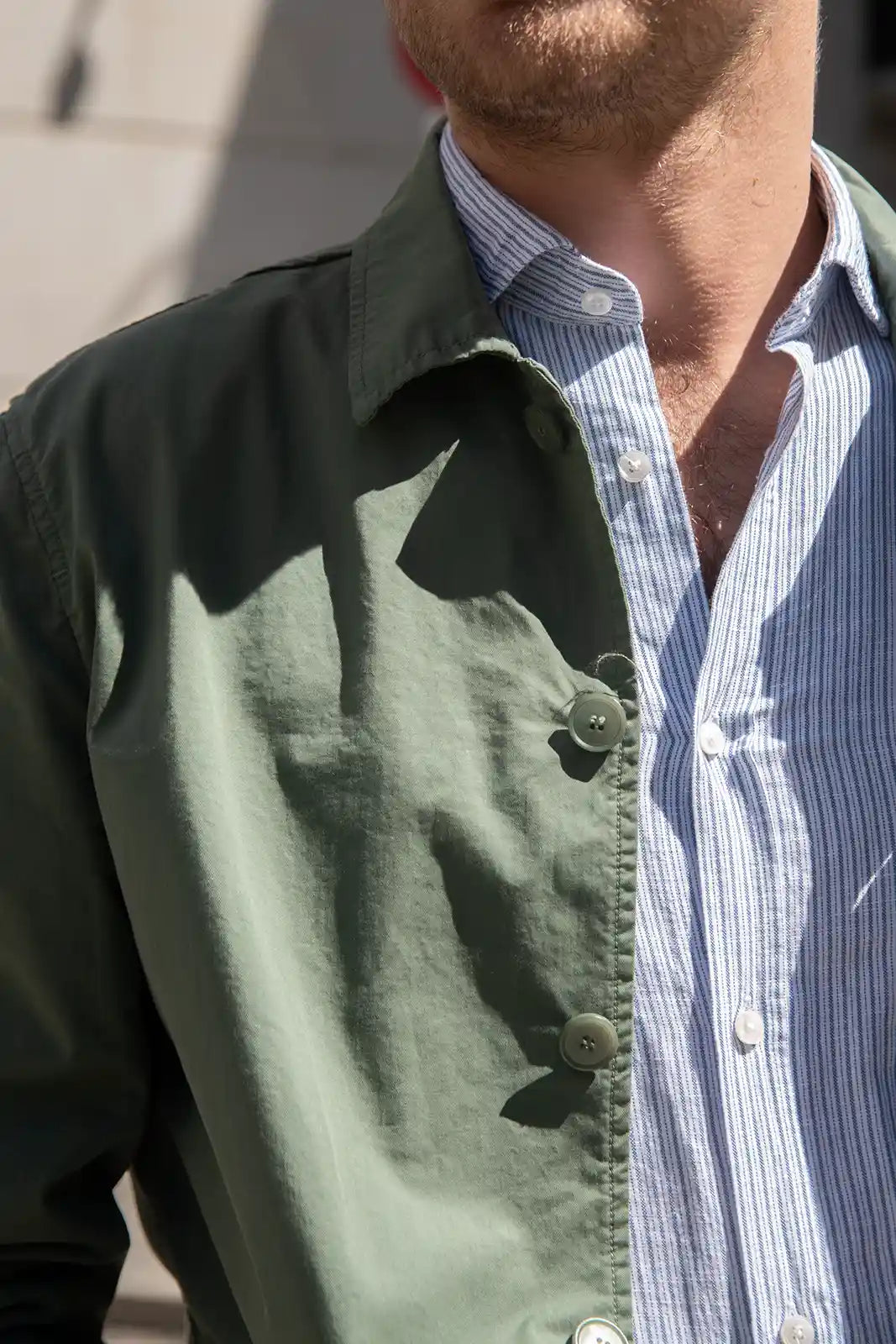 CHAQUETA LIGERA VERDE OLIVA
