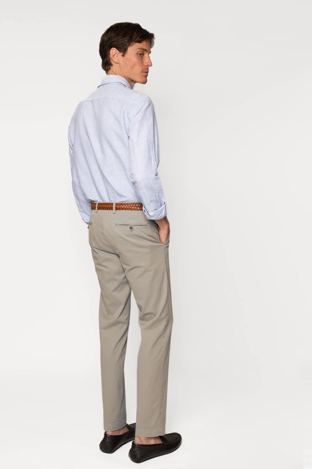 PANTALÓN CHINO PIEDRA