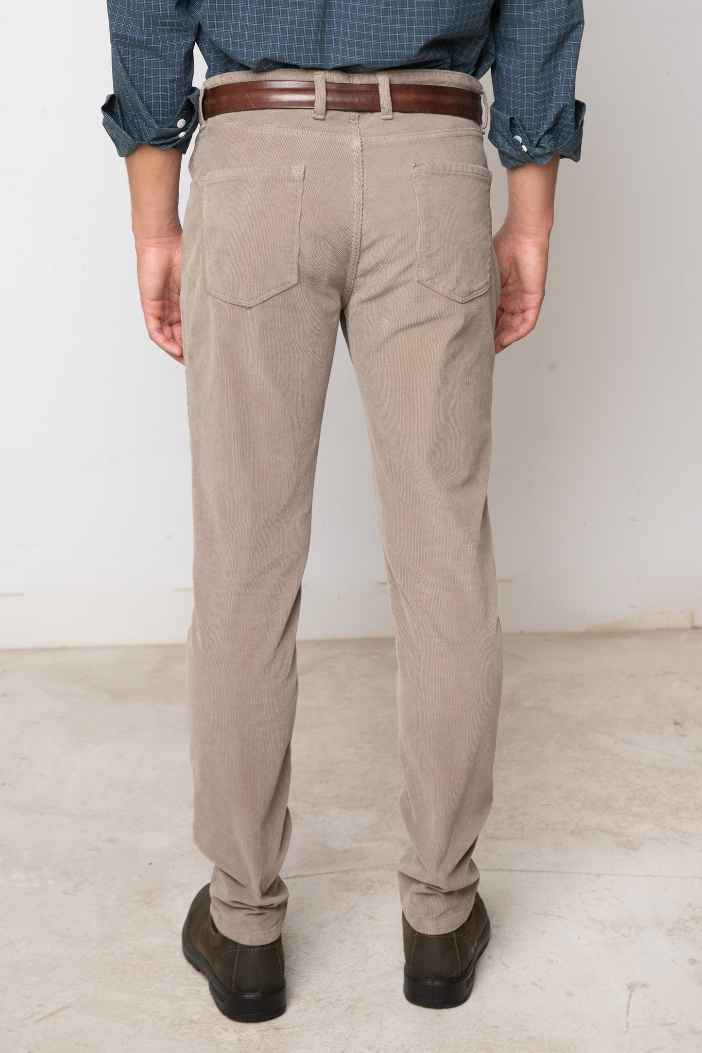 PANTALÓN 5 BOLSILLOS DE PANA BEIGE