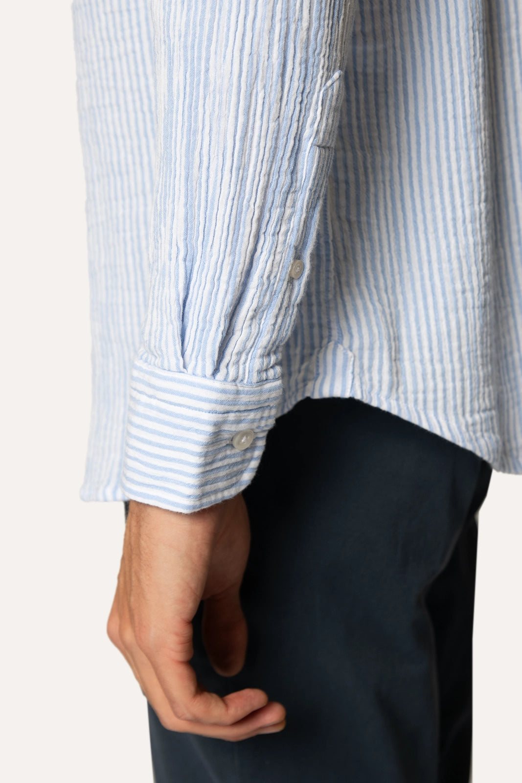 CAMISA DE RAYAS AZULES