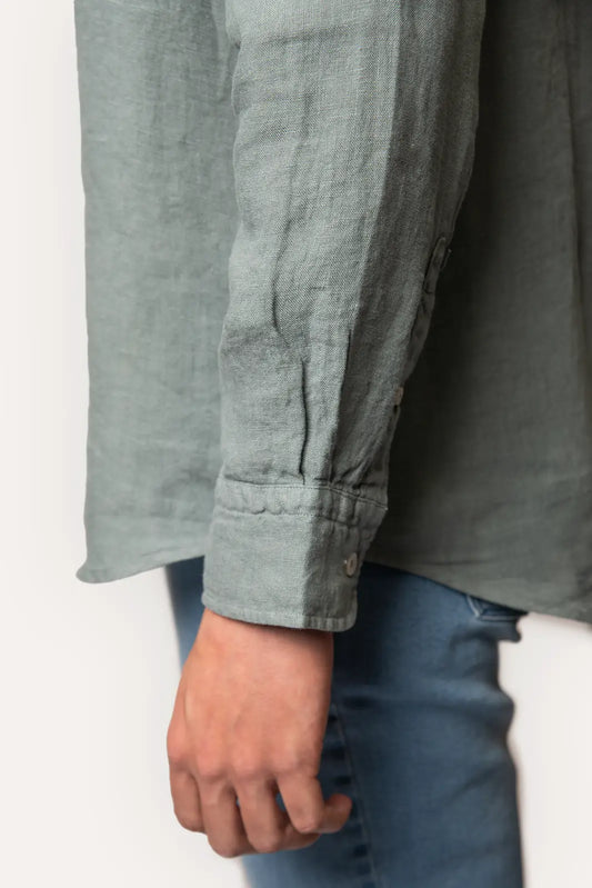 CAMISA CON BOLSILLO DE LINO VERDE