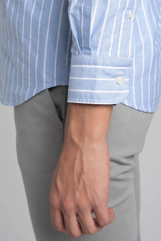 CAMISA AZUL CON RAYA BLANCA