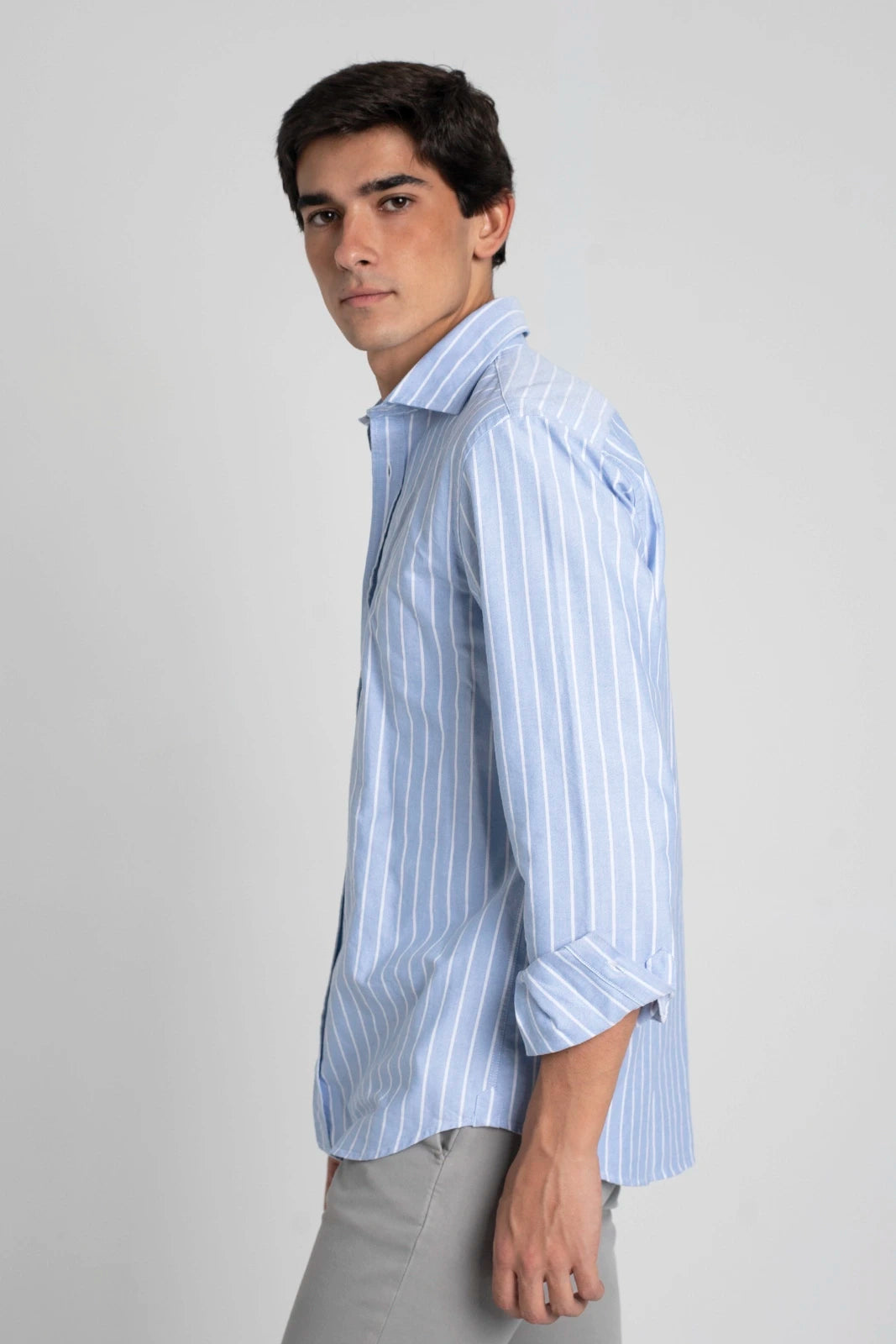 CAMISA AZUL CON RAYA BLANCA