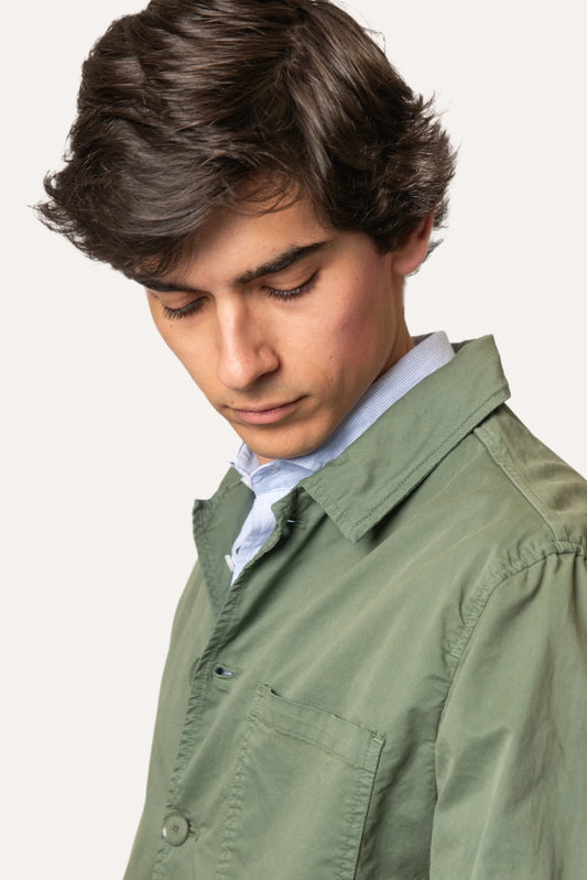 CHAQUETA LIGERA VERDE OLIVA