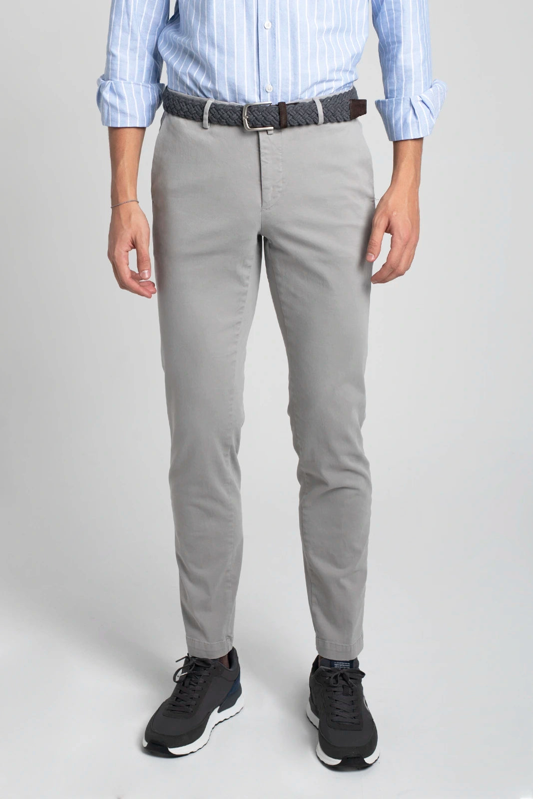 PANTALÓN CHINO GRIS CLARO