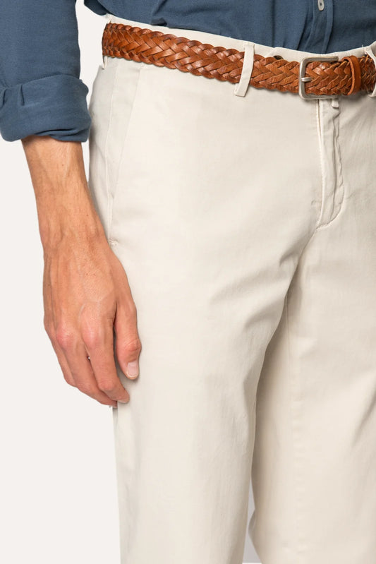 PANTALÓN CHINO BEIGE
