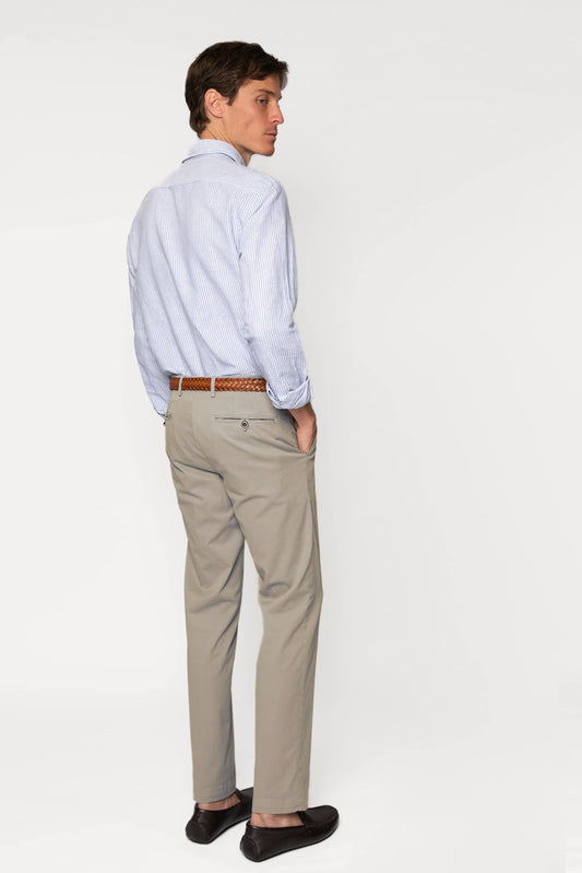 PANTALÓN CHINO PIEDRA