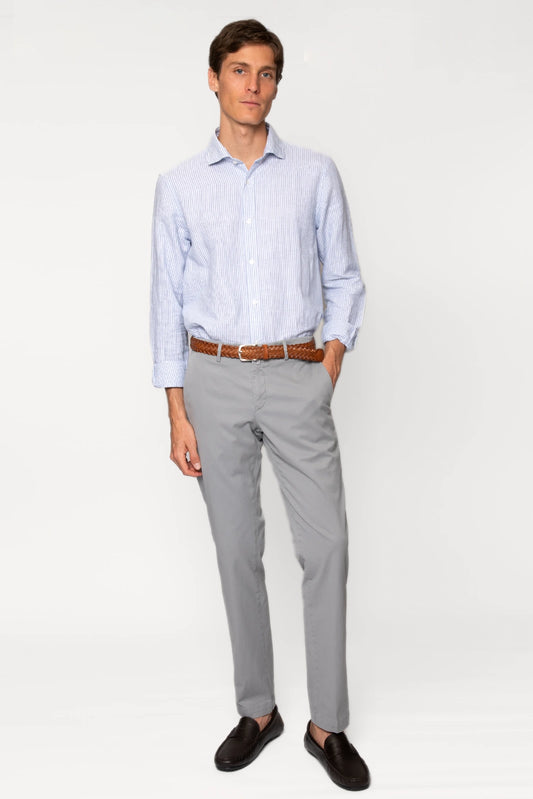 PANTALÓN CHINO GRIS