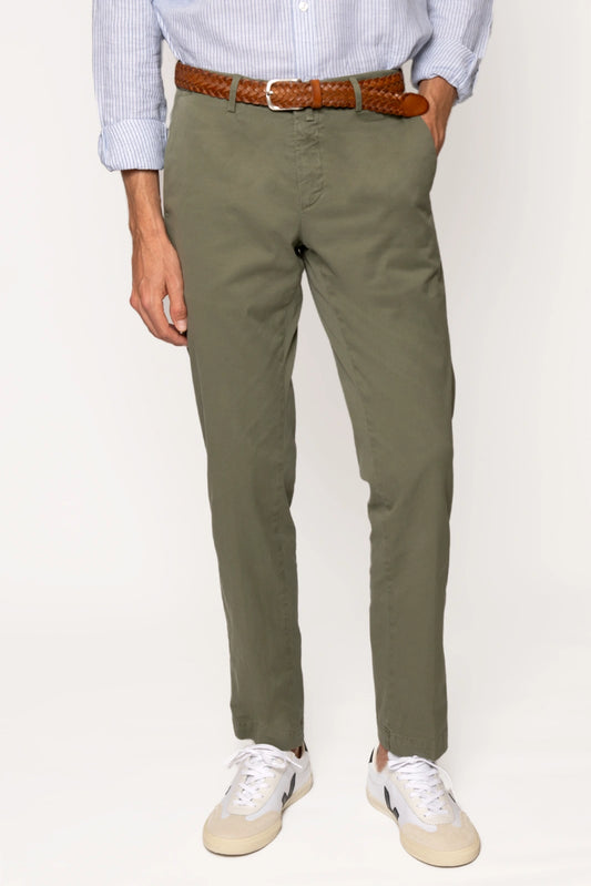 PANTALÓN CHINO VERDE
