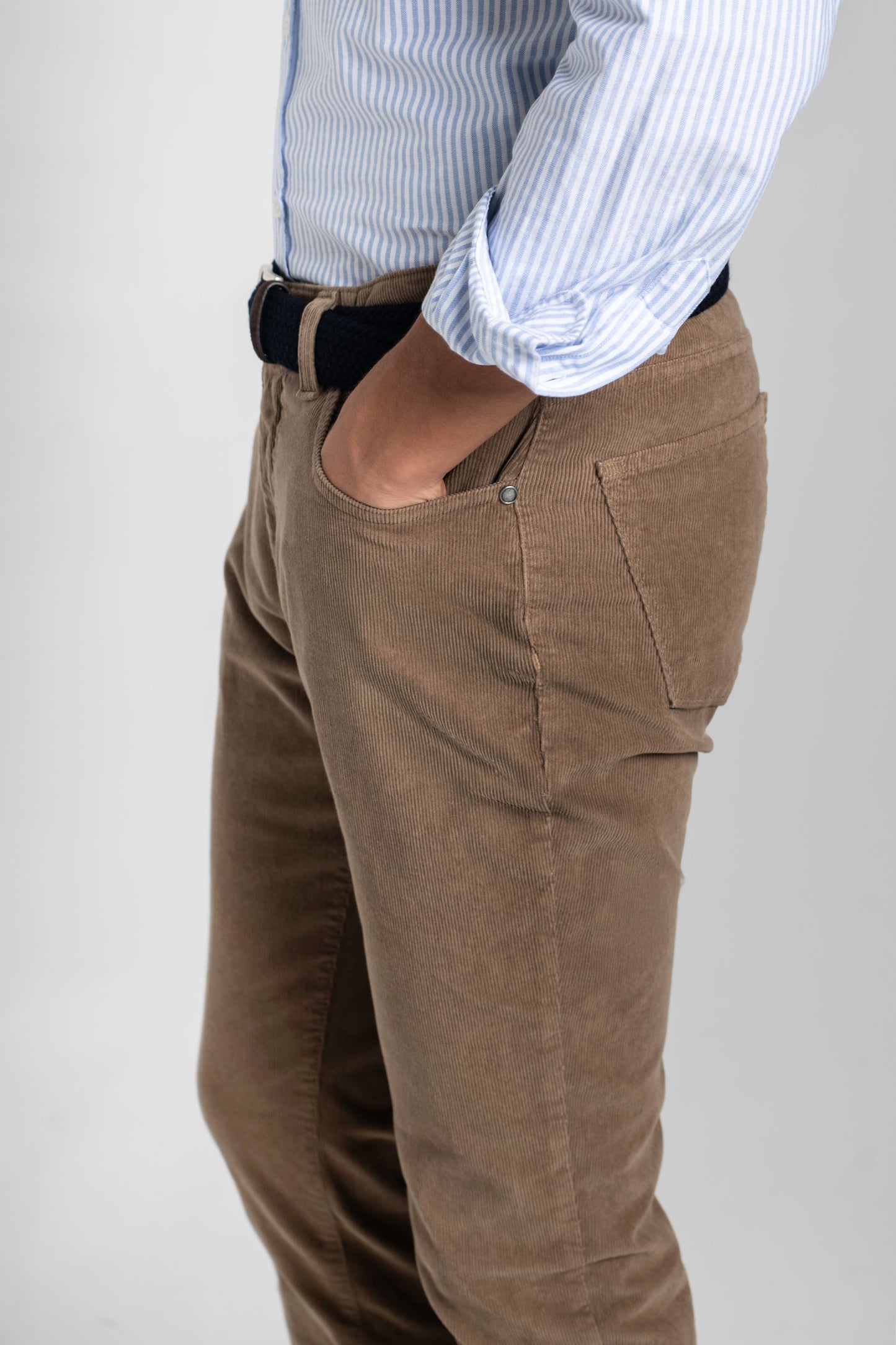 PANTALÓN 5 BOLSILLOS DE PANA TOSTADO