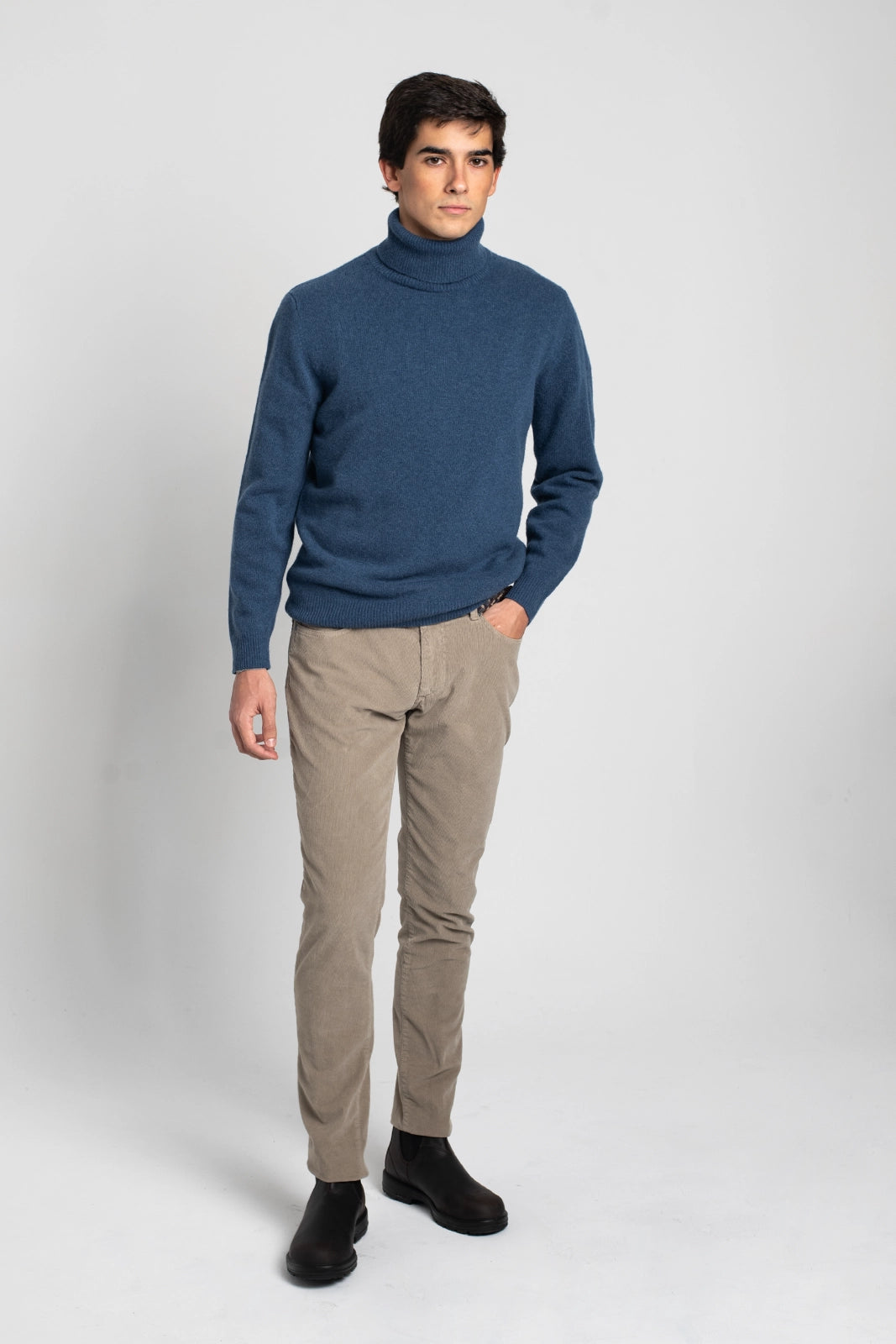 PANTALÓN 5 BOLSILLOS DE PANA TOPO