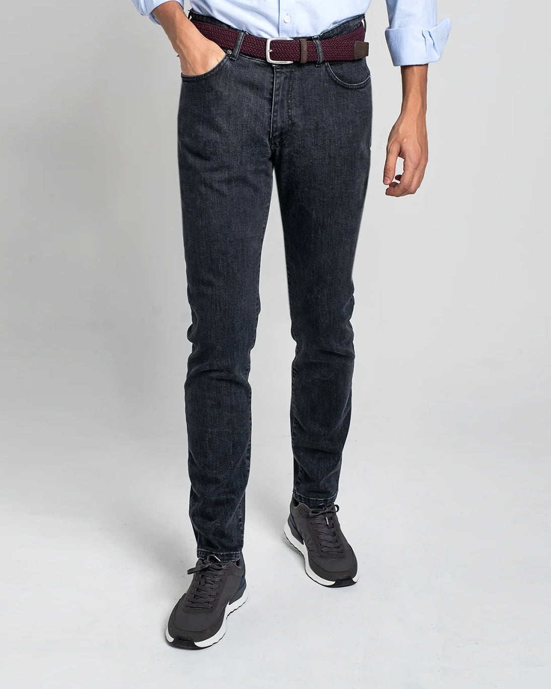 PANTALÓN VAQUERO NEGRO
