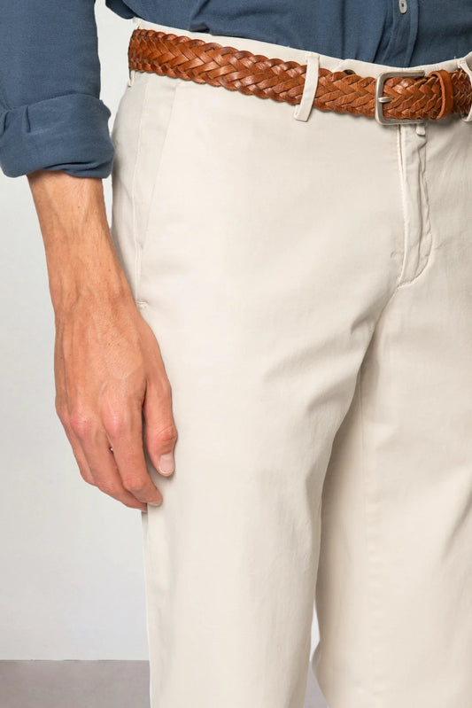 PANTALÓN CHINO BEIGE CLARO