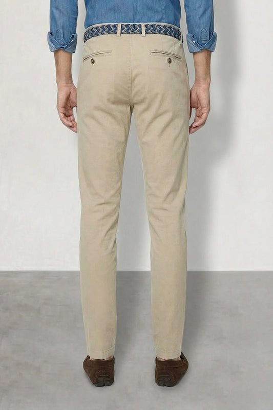 PANTALÓN CHINO BEIGE