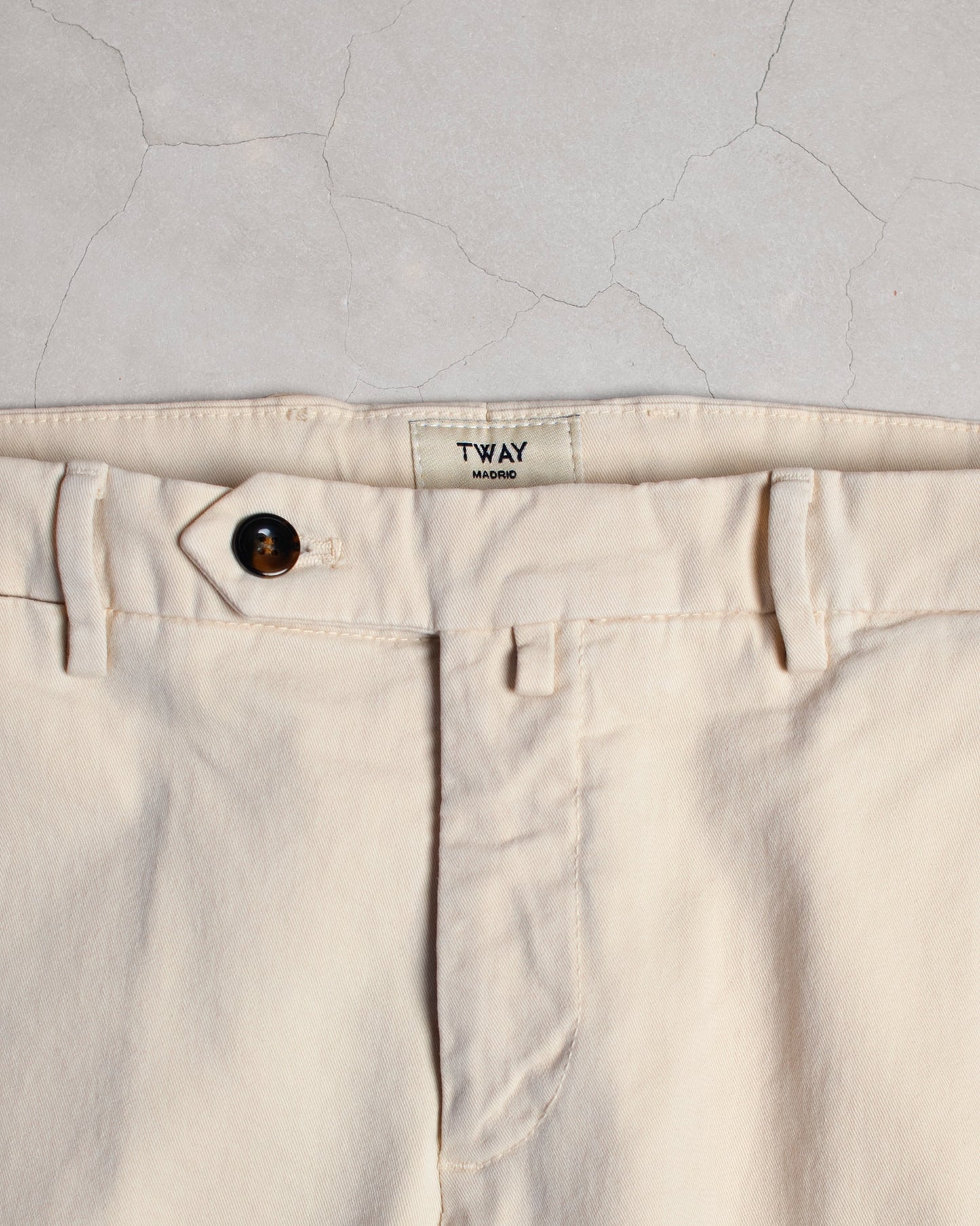 PANTALON CHINO HUESO