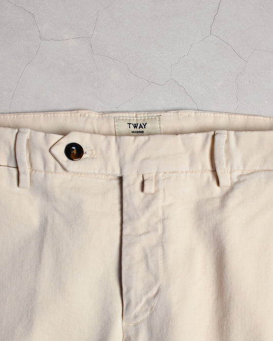 PANTALON CHINO HUESO