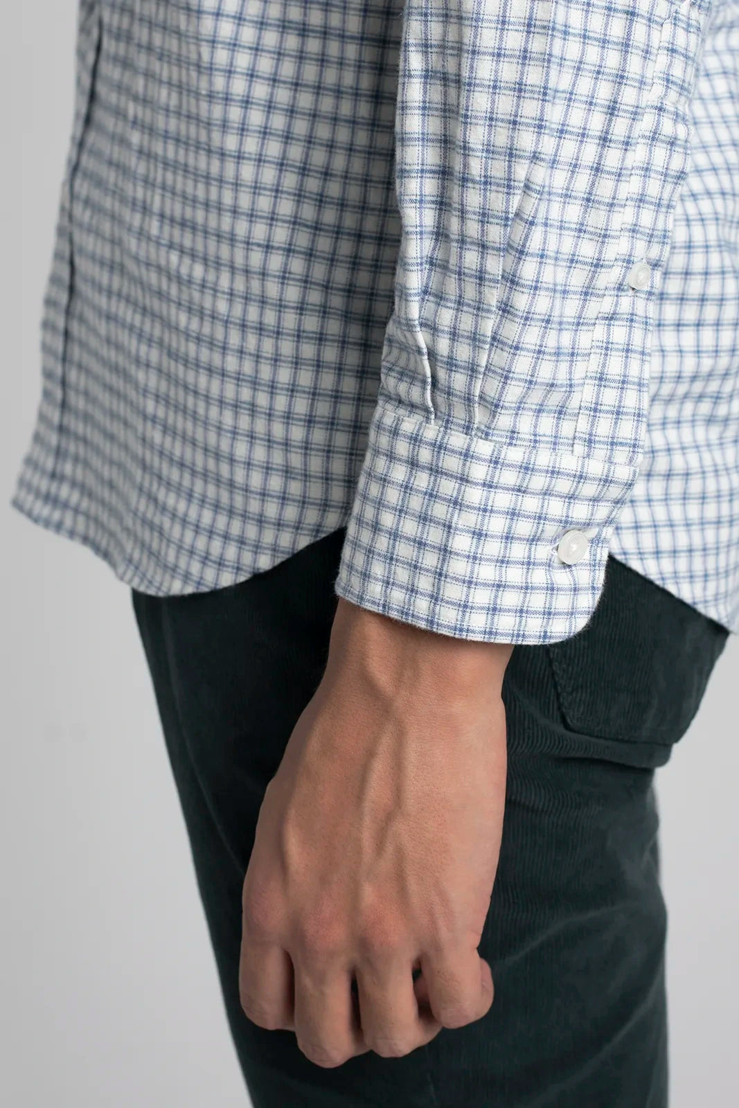 CAMISA CON CUADROS AZULES