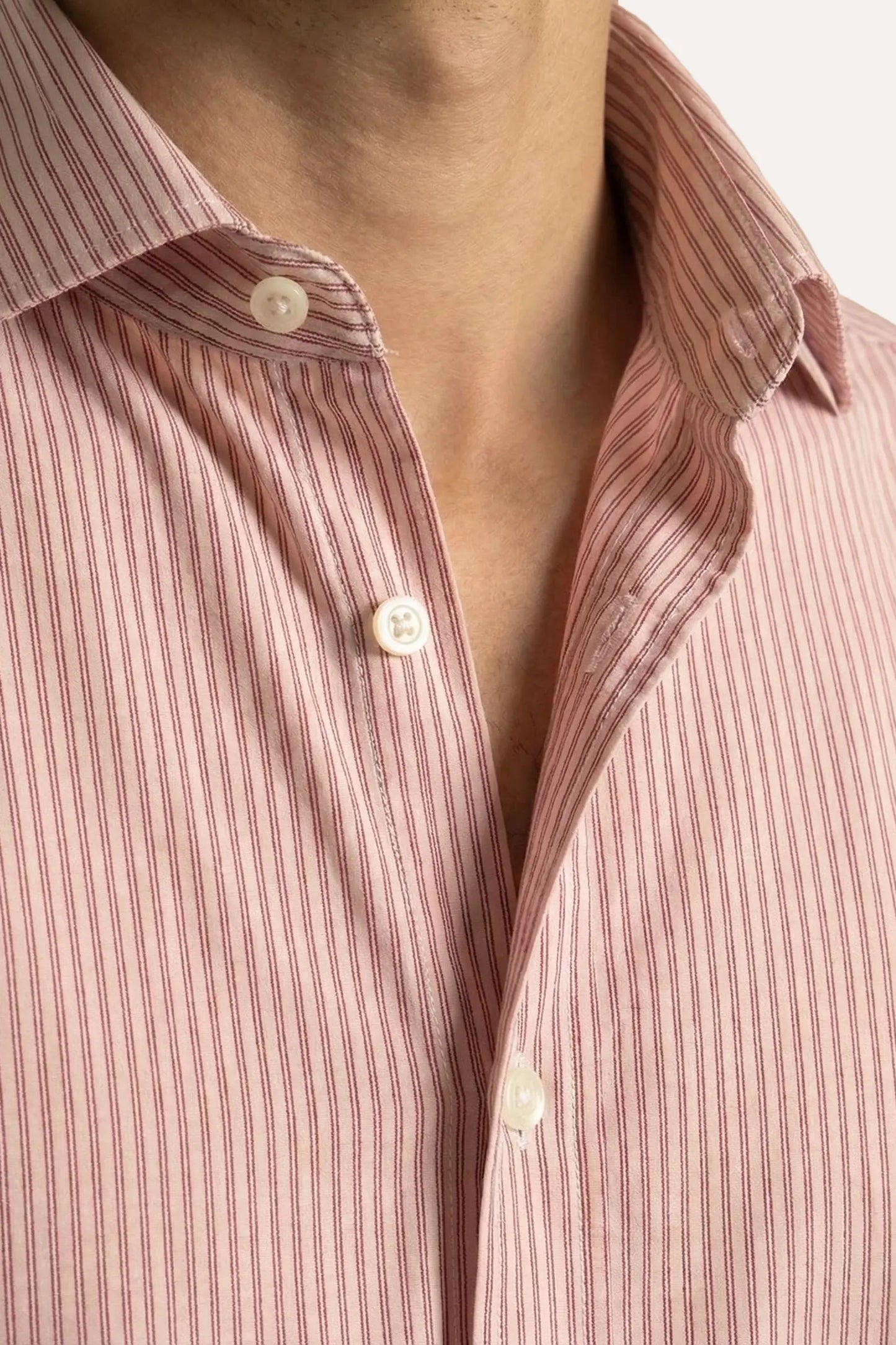CAMISA ROSA CON RAYAS FINAS